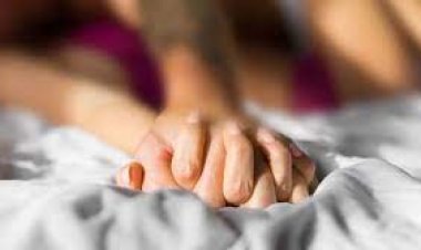 ବିବାହିତ କି ଆପଣ ? ଜାଣିରଖନ୍ତୁ ମାସକୁ କେତେଥର ରଖିବେ ଶାରୀରିକ ସଂପର୍କ