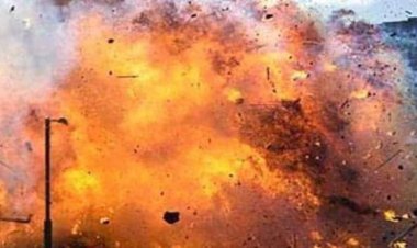 ଘର ଉପରକୁ ଦୁର୍ବୃତ୍ତଙ୍କ ବୋମାମାଡ଼