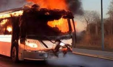 ବସ୍‌ରେ ଲାଗିଲା ନିଆଁ,ଜଳିଗଲେ ୨ ଯାତ୍ରୀ