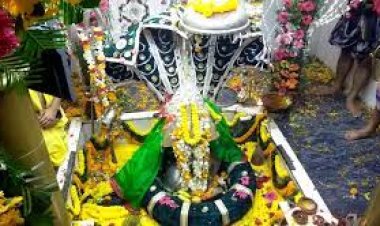 ମୁଖ୍ୟ କବାଟ ଭାଙ୍ଗି ଧବଳେଶ୍ୱରଙ୍କ ଦର୍ଶନ କଲେ ଶ୍ରଦ୍ଧାଳୁ