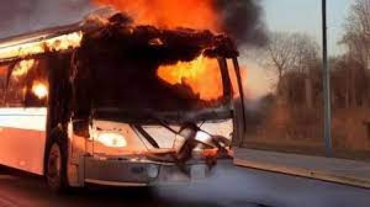 ବସ୍‌ରେ ଲାଗିଲା ନିଆଁ,ଜଳିଗଲେ ୨ ଯାତ୍ରୀ