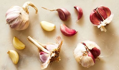 ରସୁଣ ଖାଇଲେ ଆଉ ରହିବନି ଘୁଙ୍ଗୁଡି ସମସ୍ୟା