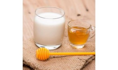 କ୍ଷୀର ସହ ମହୁ ଏକାଠି ପିଇଲେ, ମିଳେ ଏହି ଲାଭ