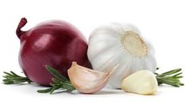 ପାଟିରୁ ପିଆଜ ରସୁଣର ଦୁର୍ଗନ୍ଧ ହେଉଥିଲେ : ଜାଣନ୍ତୁ କିଭଳି ପାଇବେ ମୁକ୍ତି