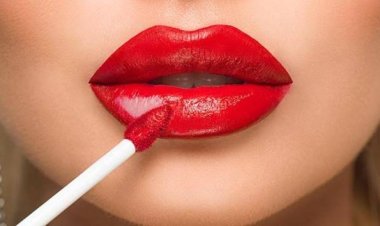 ଲିପଷ୍ଟିକ ବ୍ୟବହାର କରୁଛନ୍ତି କି?