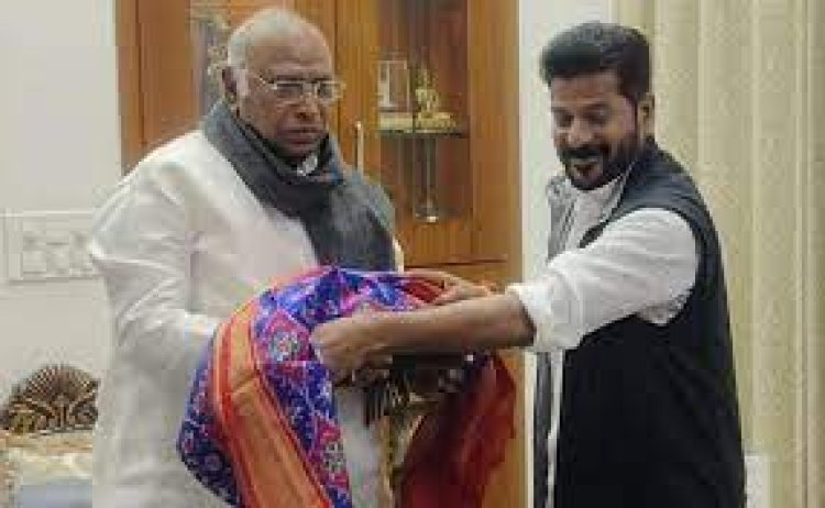 ଖଡ଼ଗେଙ୍କୁ ଭେଟିଲେ ରେବନ୍ତ ରେଡ୍ଡି