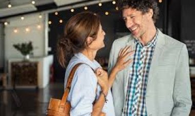 ବଦଳୁଛି ସମୟ: ନିଜଠାରୁ ଅଧିକ ବୟସର ଝିଅଙ୍କୁ ପସନ୍ଦ କରୁଛନ୍ତି ପୁରୁଷ