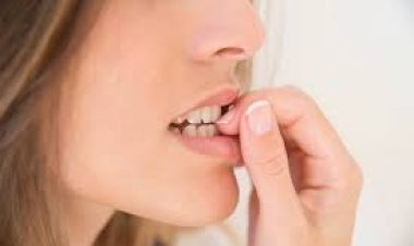 କଦାପି ଦାନ୍ତରେ ନଖ ଛିଣ୍ଡାନ୍ତୁ ନାହିଁ ; କ୍ରୋଧ କରିଥାଆନ୍ତି ମା’ଲକ୍ଷ୍ମୀ