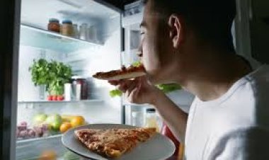 ବିଳମ୍ବିତ ରାତିରେ ଖାଇବା ଅଭ୍ୟାସ ; ଆଣିପରେ ସମସ୍ୟା