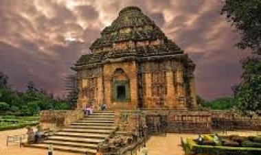 କୋଣାର୍କ ମନ୍ଦିର କେଉଁ ପଥରରେ ତିଆରି?