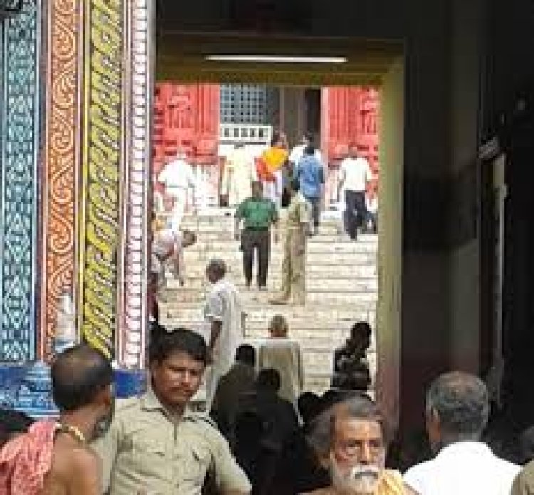 ବାଇଶି ପାହାଚର ପ୍ରଥମ ଦେବତା କିଏ ?