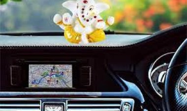 ବାସ୍ତୁଶାସ୍ତ୍ର: କାର୍‌ରେ ରଖନ୍ତୁ ଛୋଟ ଛୋଟ ଜିନିଷ, ଟଳିଯିବ ବିପଦ