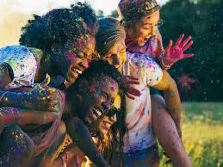 ହୋଲିରେ ରଙ୍ଗ ଛଡ଼ାଉଥିଲେ...ଏଭଳି ଟିପ୍ସ ଆପଣେଇପାରନ୍ତି