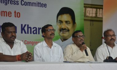 ଦୁର୍ନୀତି ଓ ବେଆଇନ ଉପାୟରେ ଅର୍ଥ ଠୁଳ କରିଥିବା ଭାରତୀୟ ଜନତାପାର୍ଟିର ସରକାର କଂଗ୍ରେସକୁ ଜାଣିସୁଣି ଆୟକର ନୋଟିସ ପଠାଉଛି