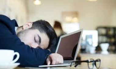 ଅଫିସରେ କାମ କରିବାବେଳେ ଆପଣଙ୍କୁ ନିଦ ଲାଗୁଛି କି?