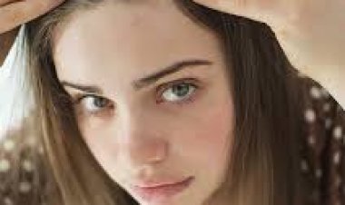 ବୟସ ହେବା ପୂର୍ବରୁ ହୋଇଯାଉଛି କି ଧଳା କେଶ ? ଆପଣାନ୍ତୁ ଏହି ୪ଟି ଘରୋଇ ଉପଚାର