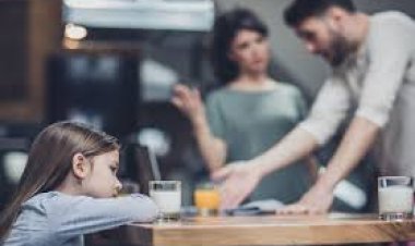 ସାବଧାନ,ଭୁଲ୍‌ରେ ବି ପିଲାଙ୍କ ସମ୍ମୁଖରେ କରନ୍ତୁ ନାହିଁ ଏଭଳି ବ୍ୟବହାର