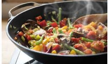 ଲୁହା କଡେ଼ଇରେ ଖାଦ୍ୟ ରାନ୍ଧୁଥିଲେ ସାବଧାନ !