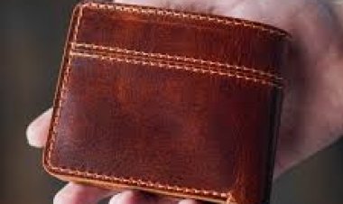 ପାଖରେ ରଖନ୍ତୁ ଏହି ରଙ୍ଗର ପର୍ସ ,ଚମକିବ ଭାଗ୍ୟ