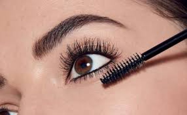 ମସ୍କରା ସବୁବେଳେ ଲଗାନ୍ତି କି?