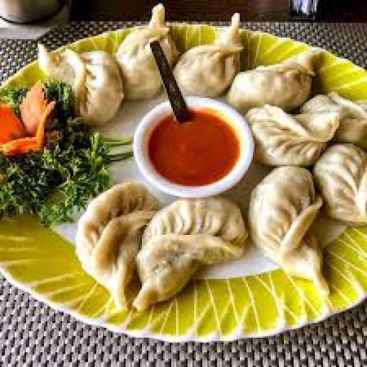 ମୋମୋ ଖାଉଥିଲେ ସାବଧାନ  !