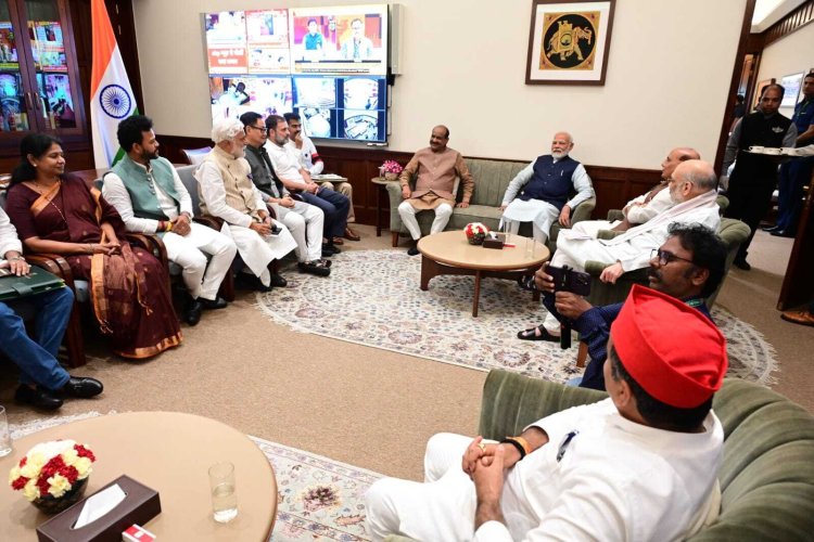 PM Modi, Rahul Gandhi, and other MPs attend a tea meeting called by Lok Sabha Speaker Om Birla. Viral photos emerge.