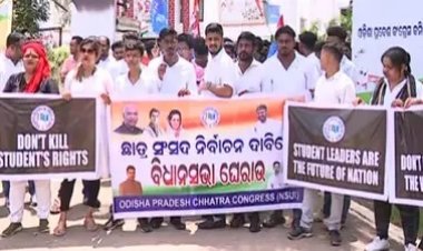 There was a scuffle between the student wing of the Congress and the police during a protest in Bhubaneswar related to the Students' Union Election.