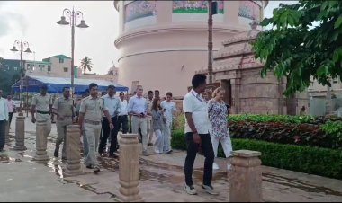 ନିଜର ପରିବାର ସହ ଆସି ପତିତ ପାବନ ଦର୍ଶନ କଲେ ଆମେରିକା ରାଷ୍ଟ୍ରଦୂତ ଏରିକ୍ ଏମ ଗ୍ରାସେଟି